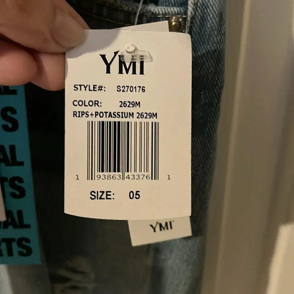 YMI Hi Rise Festival Shorts 5/ 27 Jean Shorts Blue Raw Hem Distressed NWT - Picture 2 of 7